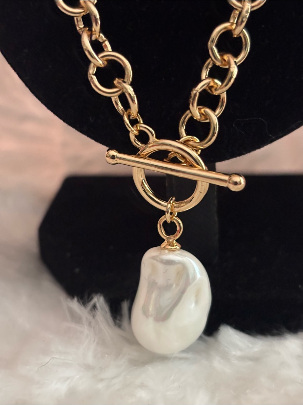 Gold Chunky Chain Necklace with Baroque Pearl Pendant